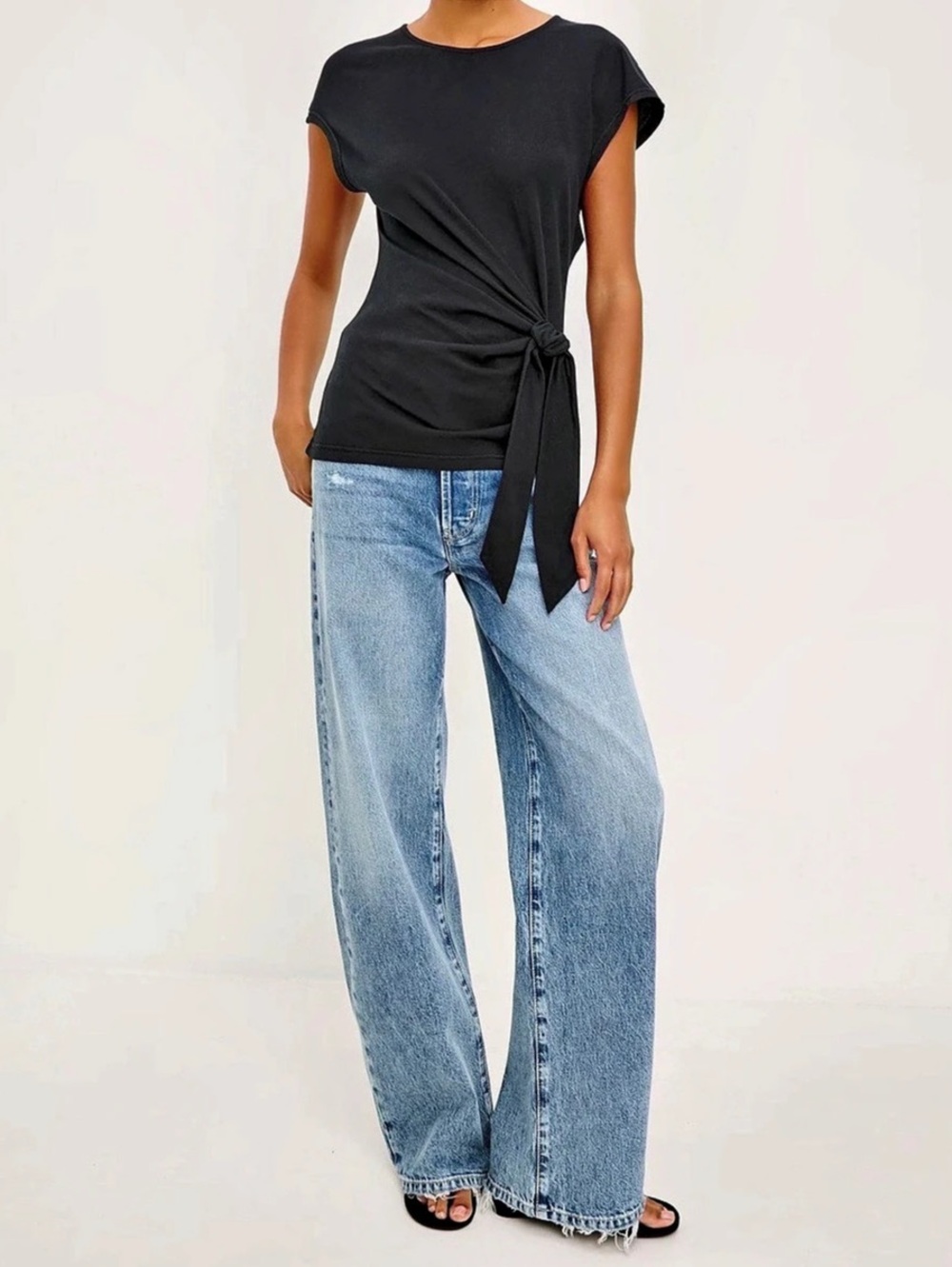 $128 Rails Gabbie Top Tie Front Black Top Size Medium